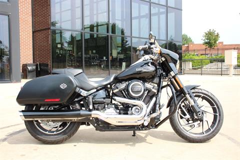 2018 Harley-Davidson Sport Glide® in Flint, Michigan - Photo 1