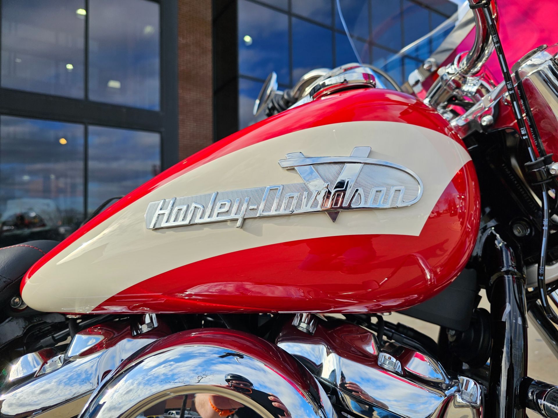 2024 Harley-Davidson Hydra-Glide Revival in Flint, Michigan - Photo 8