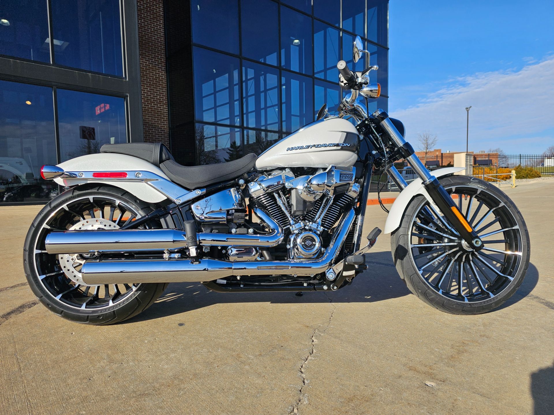 New 2024 HarleyDavidson Breakout® Motorcycles in Flint MI P7844A