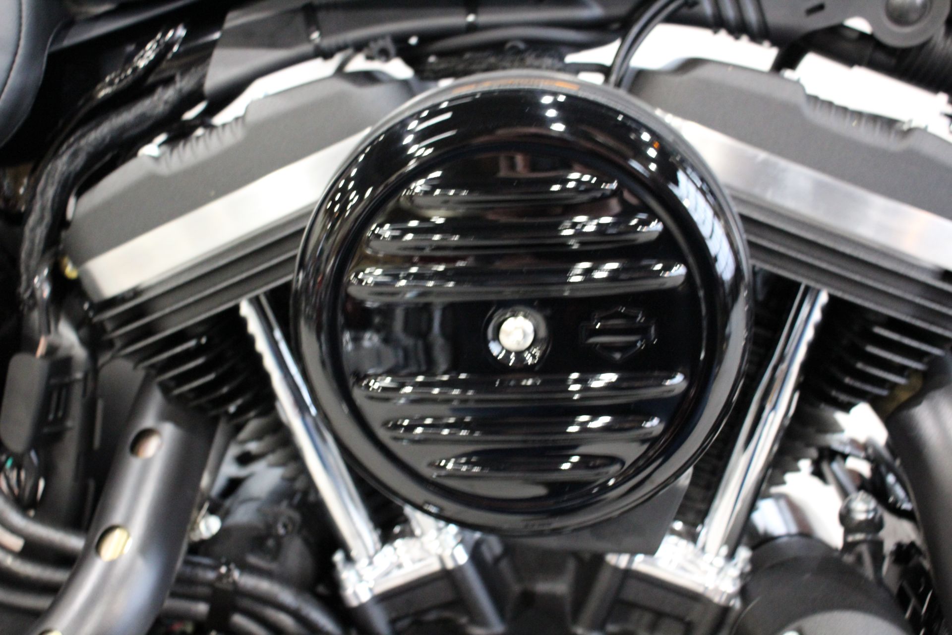 2022 Harley-Davidson Iron 883™ in Flint, Michigan - Photo 11