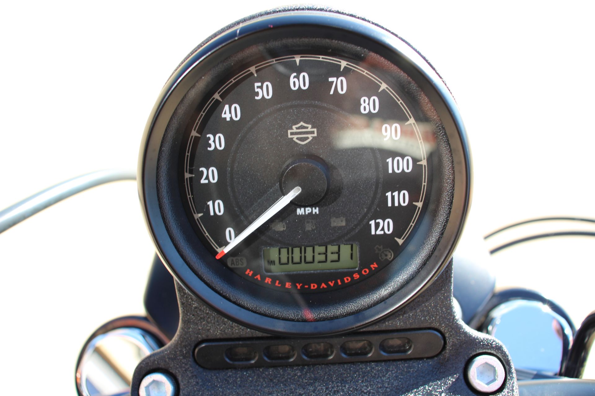 2022 Harley-Davidson Iron 883™ in Flint, Michigan - Photo 8