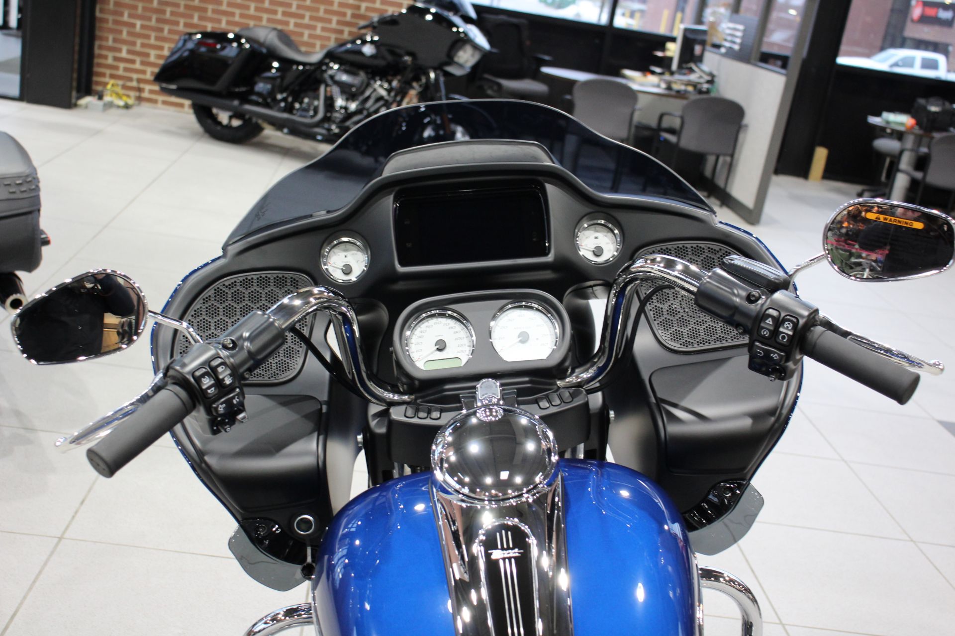 2022 Harley-Davidson Road Glide® in Flint, Michigan - Photo 15