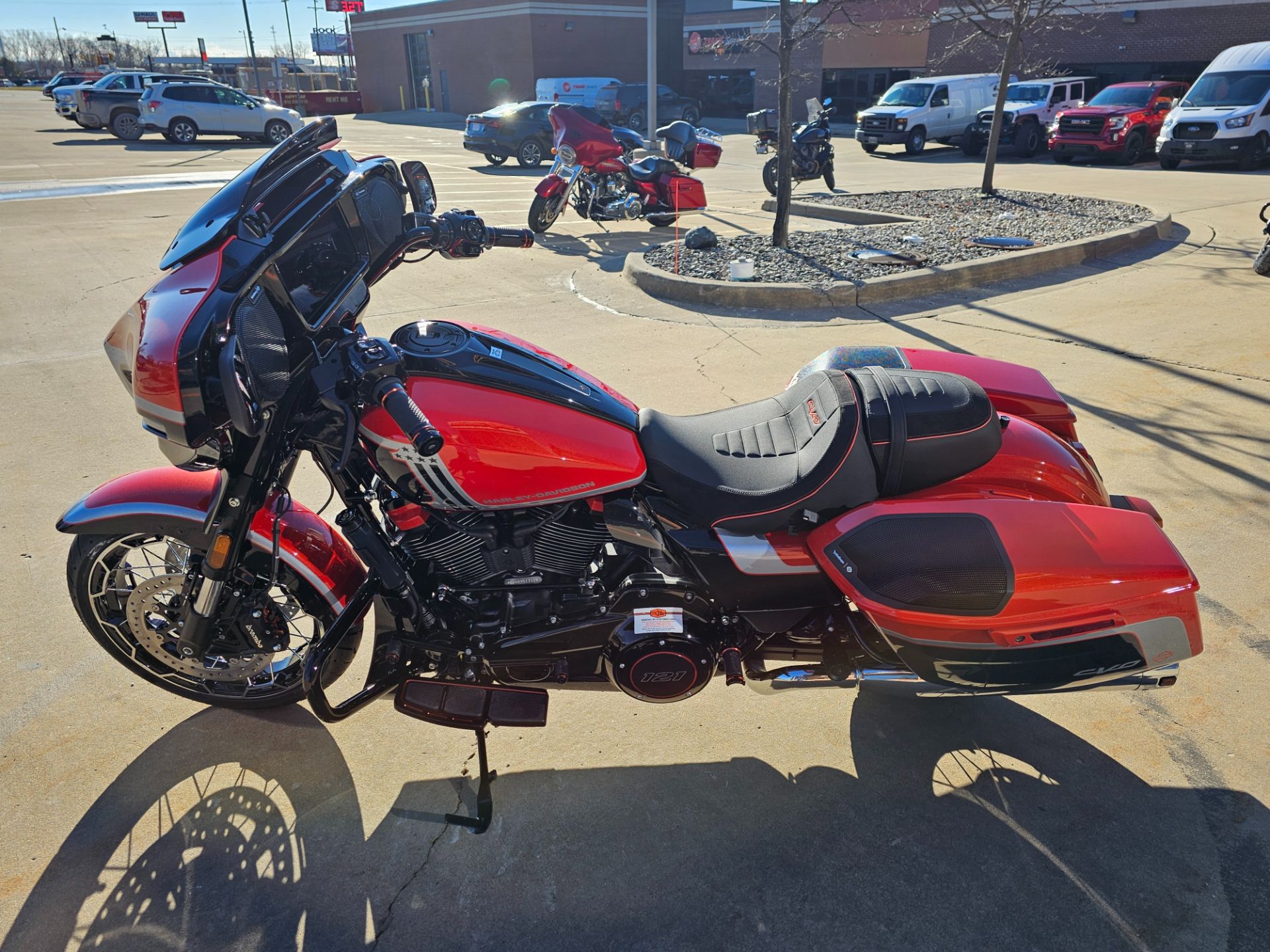 2024 Harley-Davidson CVO™ Street Glide® in Flint, Michigan - Photo 6