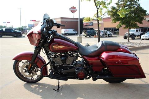 2023 Harley-Davidson Street Glide® Anniversary in Flint, Michigan - Photo 5