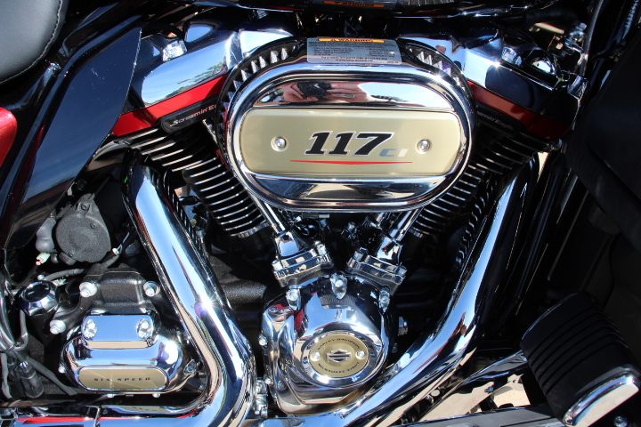 2023 Harley-Davidson CVO™ Road Glide® Limited Anniversary in Flint, Michigan - Photo 13