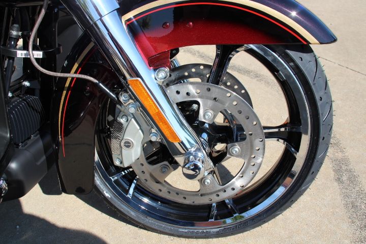 2023 Harley-Davidson CVO™ Road Glide® Limited Anniversary in Flint, Michigan - Photo 15
