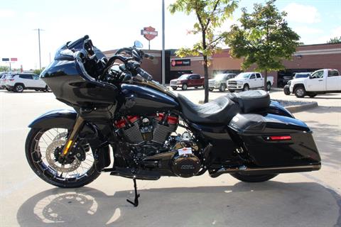 2022 Harley-Davidson CVO™ Road Glide® in Flint, Michigan - Photo 5