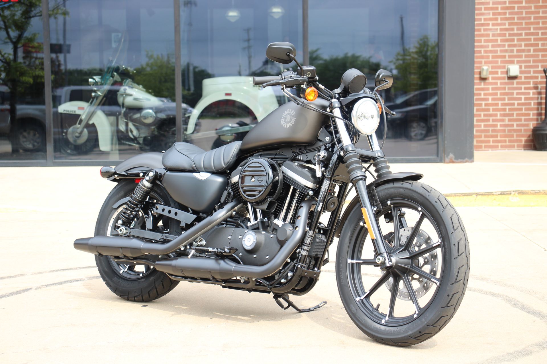 New 2022 HarleyDavidson Iron 883  Motorcycles in Flint MI  P7321 Black  Denim