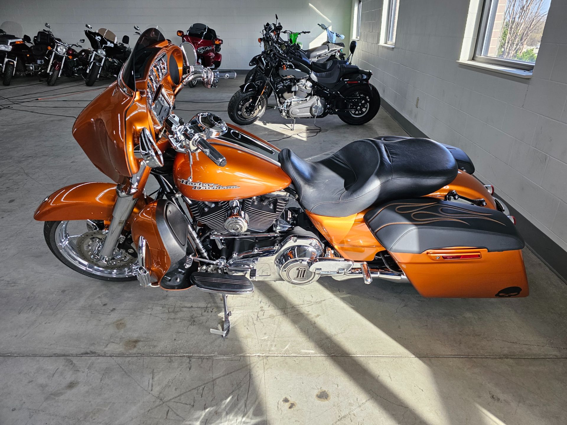 2014 Harley-Davidson Street Glide® in Flint, Michigan - Photo 4