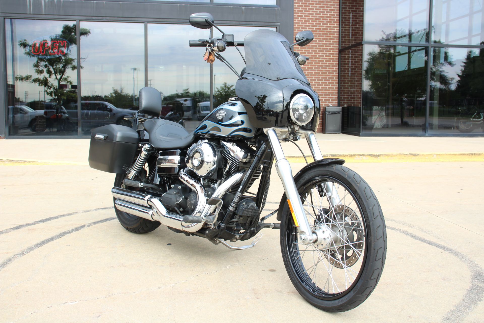 2013 Harley-Davidson Dyna® Wide Glide® in Flint, Michigan - Photo 2