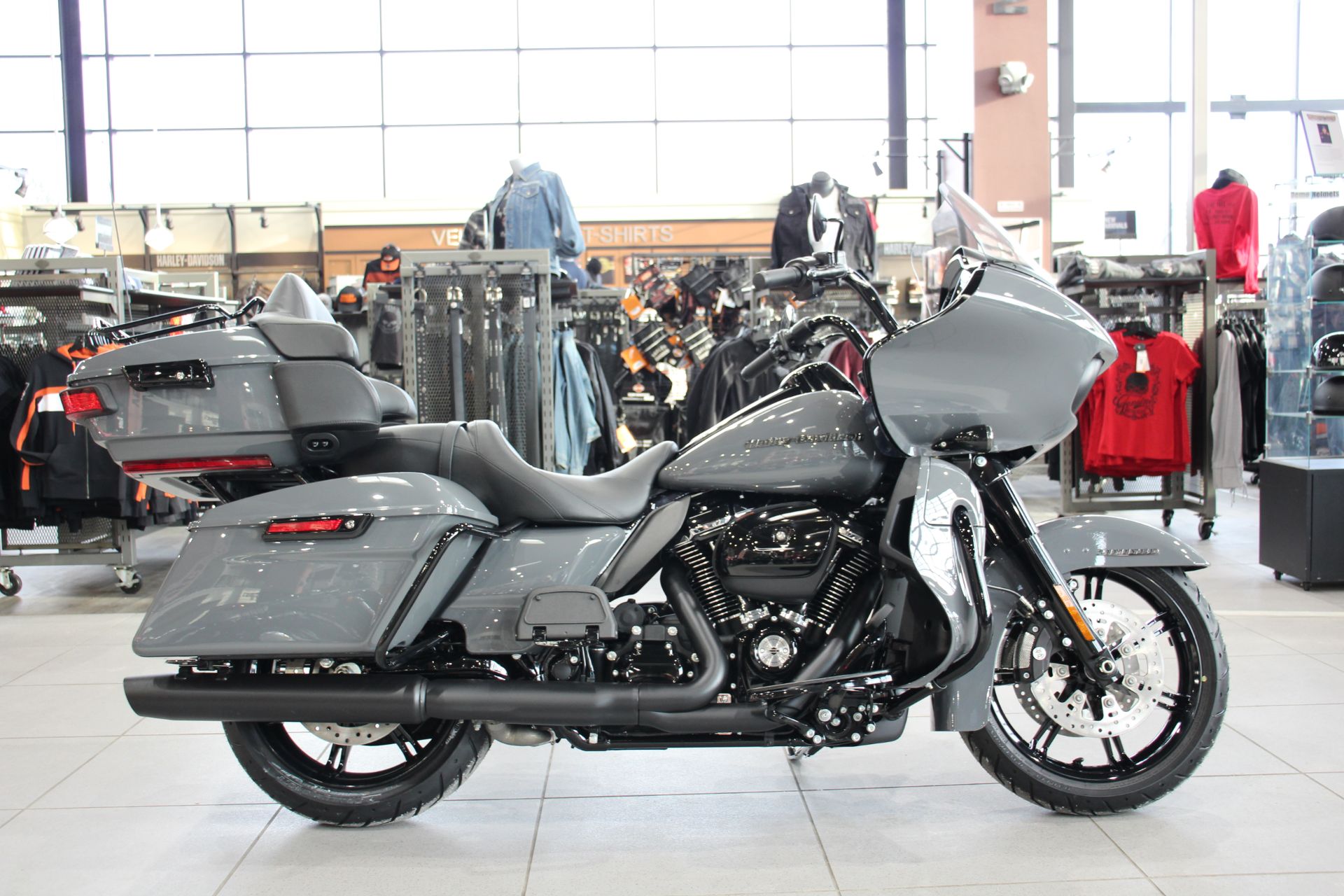 2022 Harley-Davidson Road Glide® Limited in Flint, Michigan - Photo 1