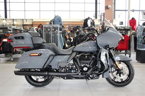 2022 Harley-Davidson Road Glide® Limited in Flint, Michigan - Photo 2