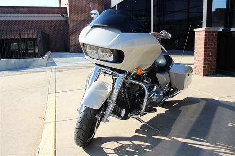 2022 Harley-Davidson Road Glide® in Flint, Michigan - Photo 2