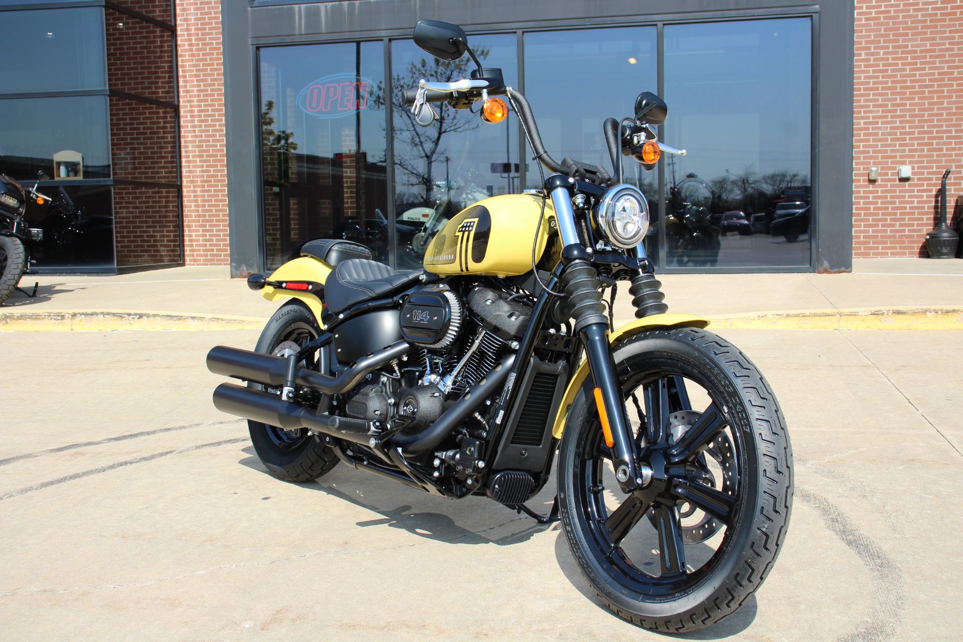 2023 Harley-Davidson Street Bob® 114 in Flint, Michigan - Photo 2