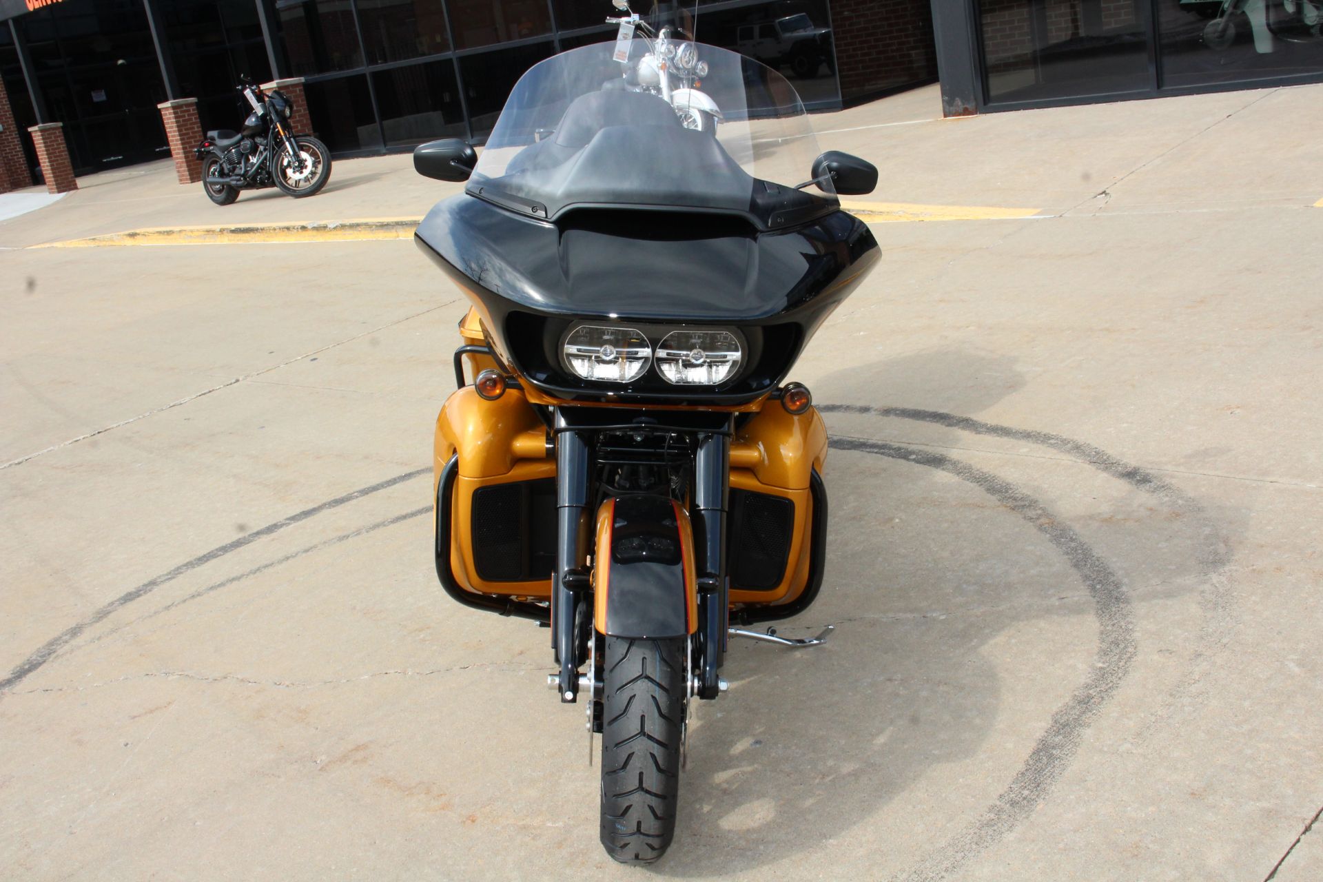 2023 Harley-Davidson Road Glide® Limited in Flint, Michigan - Photo 3