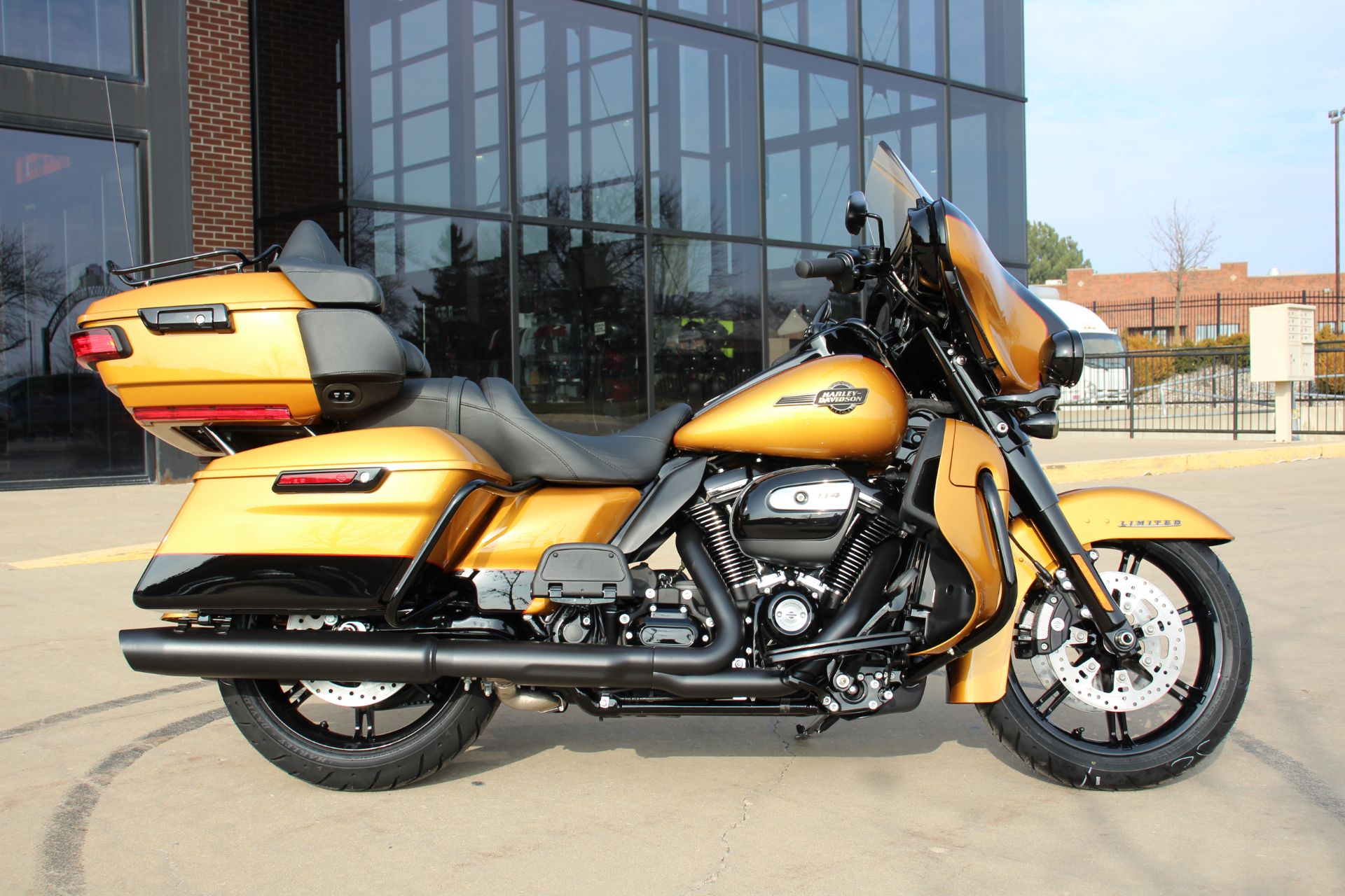 2023 Harley-Davidson Ultra Limited in Flint, Michigan - Photo 1