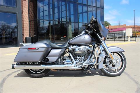 2017 Harley-Davidson Street Glide® Special in Flint, Michigan - Photo 1