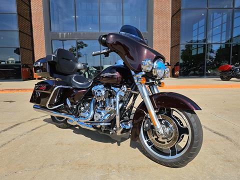 2011 Harley-Davidson Street Glide® in Flint, Michigan - Photo 2