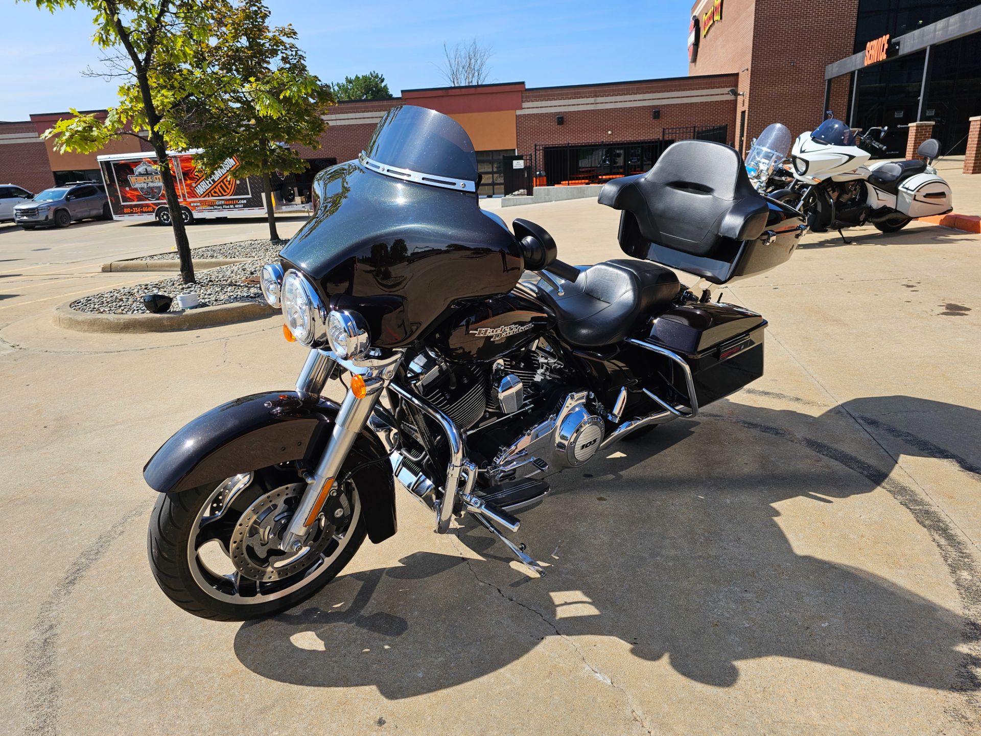 2011 Harley-Davidson Street Glide® in Flint, Michigan - Photo 4