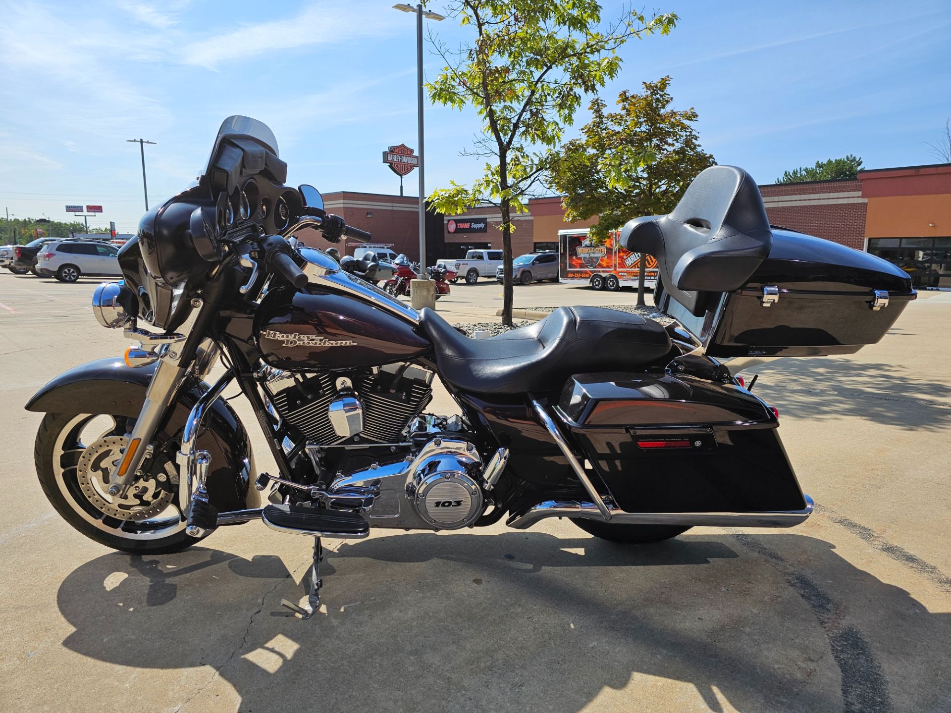 2011 Harley-Davidson Street Glide® in Flint, Michigan - Photo 5