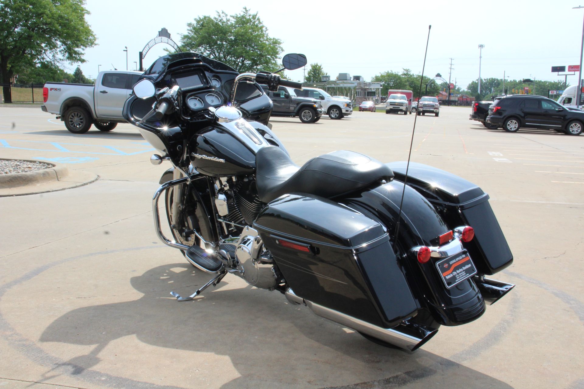 2015 Harley-Davidson Road Glide® Special in Flint, Michigan - Photo 6