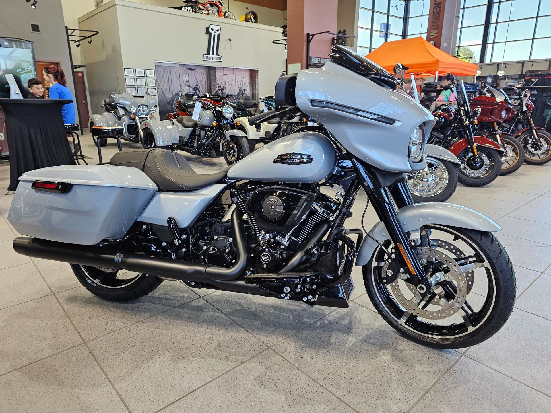 2024 Harley-Davidson Street Glide® in Flint, Michigan - Photo 2