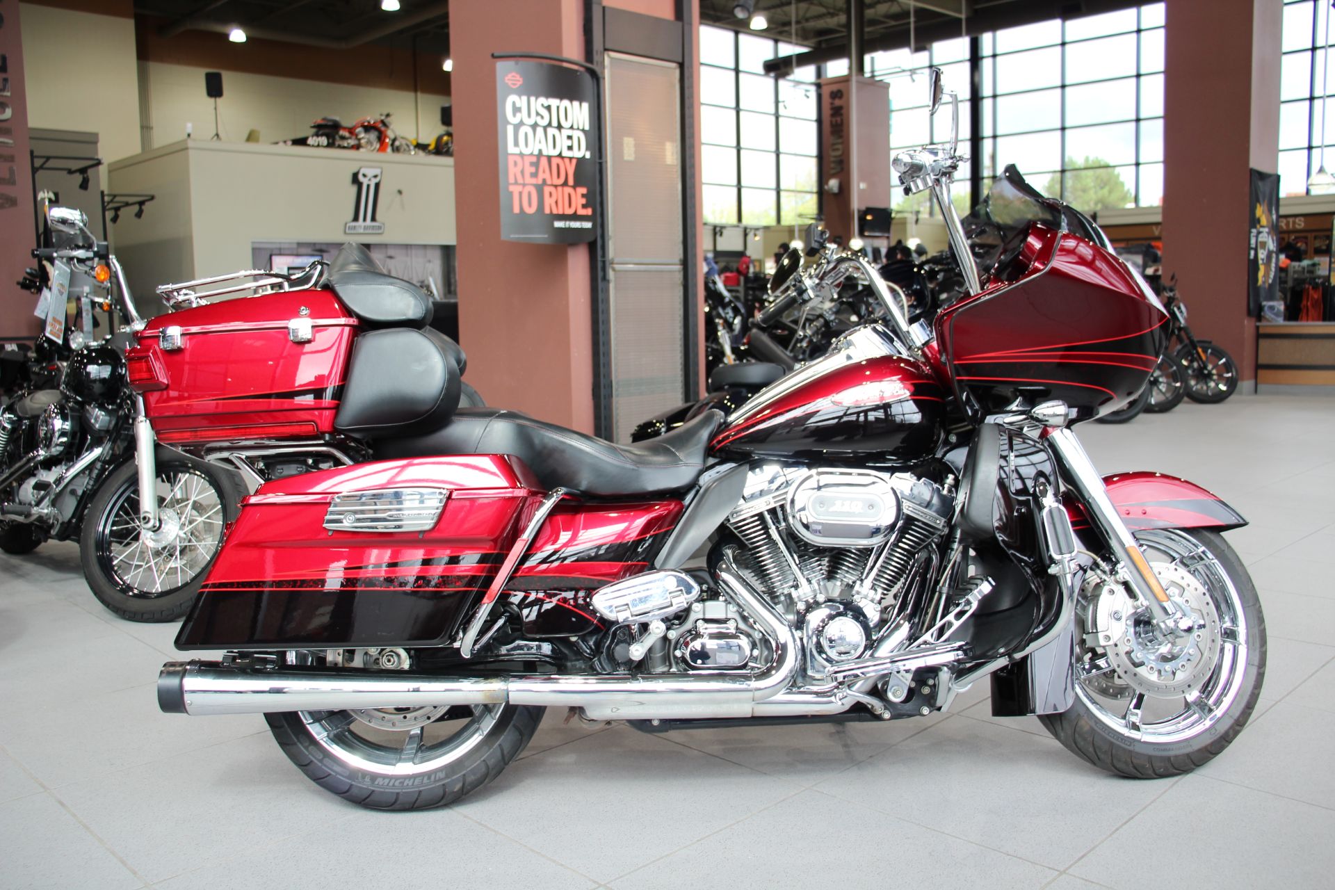 2011 Harley-Davidson CVO™ Road Glide® Ultra in Flint, Michigan - Photo 1