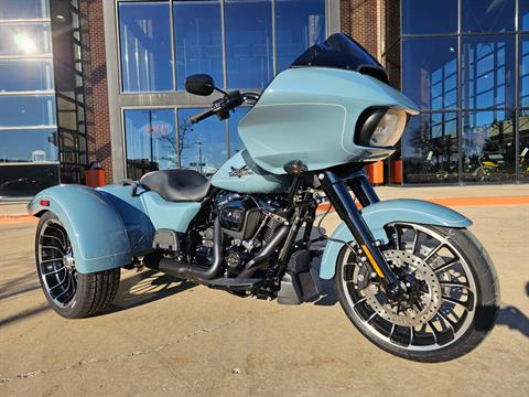 2024 Harley-Davidson Road Glide® 3 in Flint, Michigan - Photo 2
