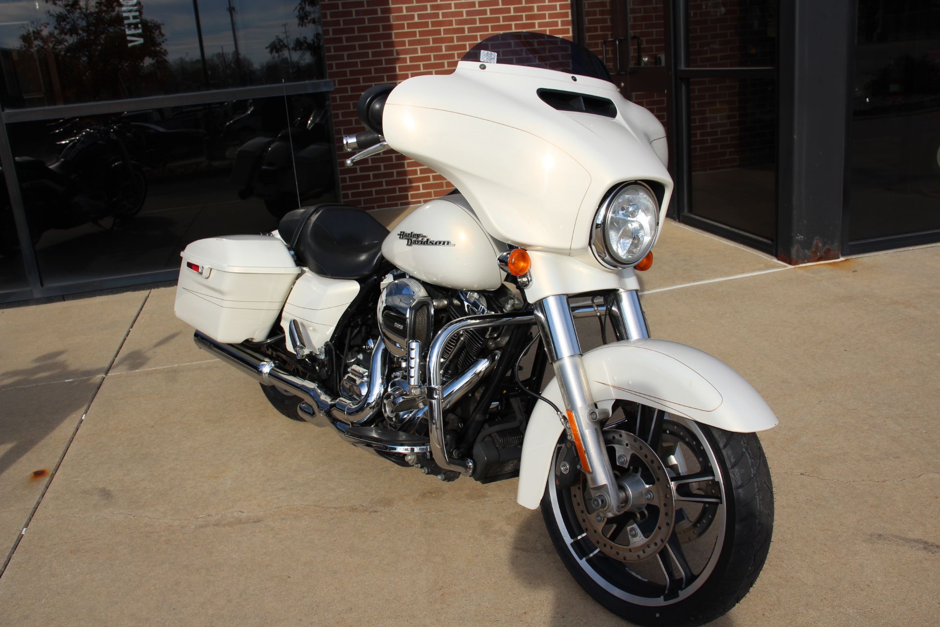 2014 Harley-Davidson Street Glide® Special in Flint, Michigan - Photo 2