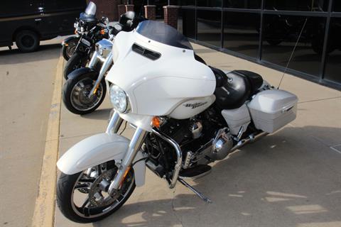 2014 Harley-Davidson Street Glide® Special in Flint, Michigan - Photo 3