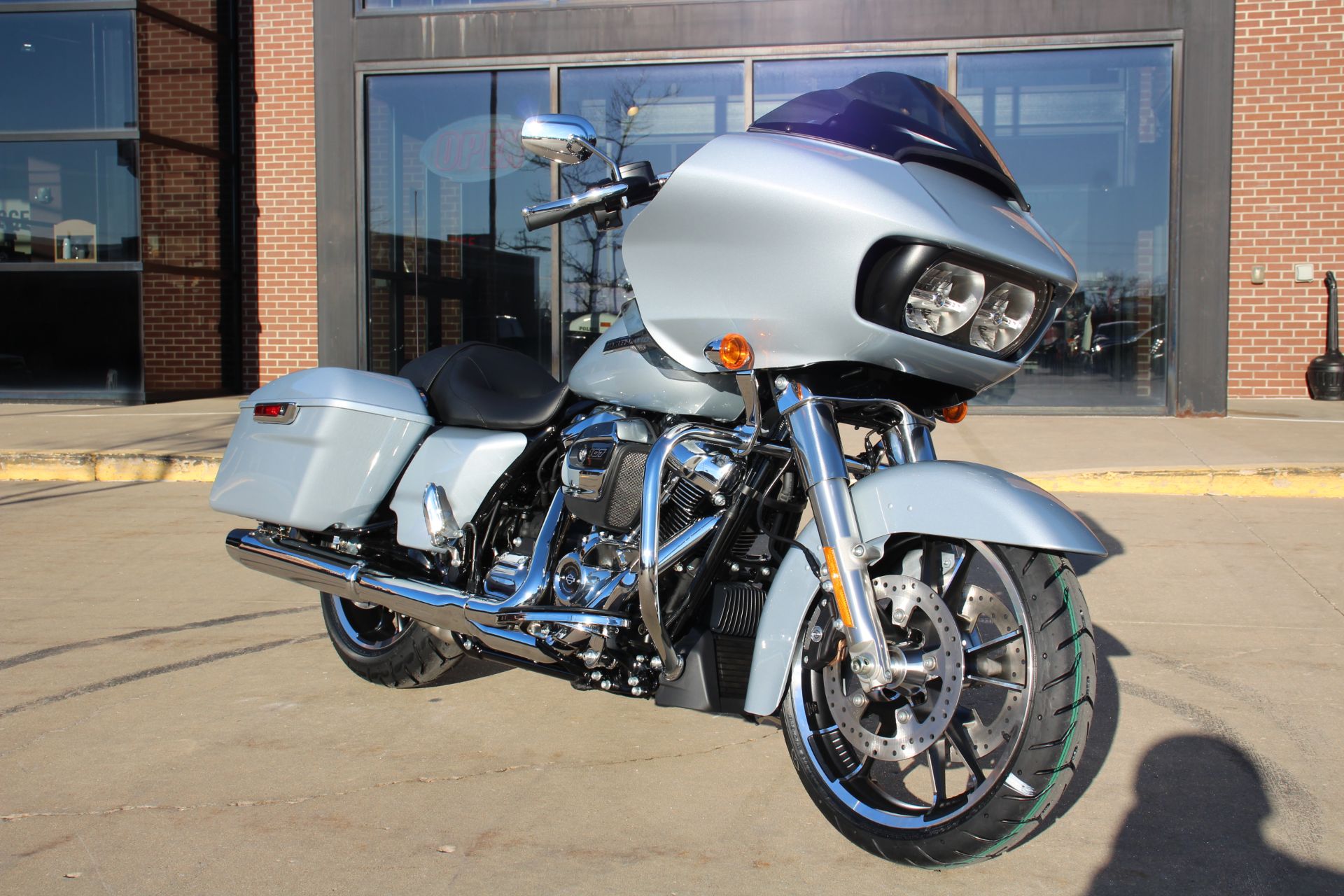 2023 Harley-Davidson Road Glide® in Flint, Michigan - Photo 2