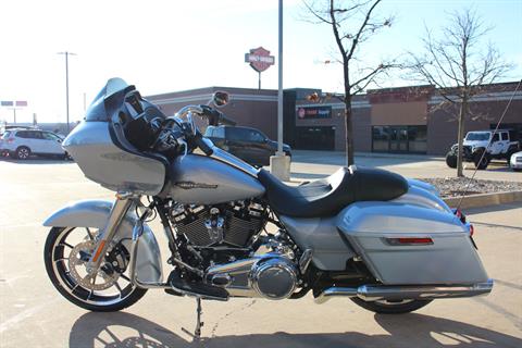 2023 Harley-Davidson Road Glide® in Flint, Michigan - Photo 5