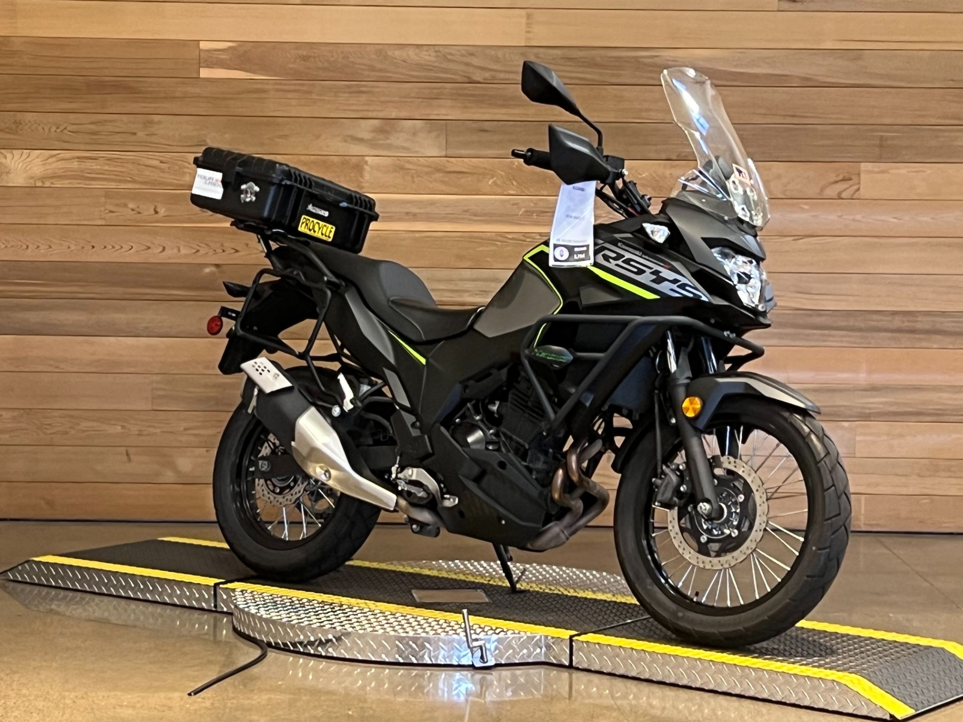 2019 Kawasaki Versys-X 300 in Salem, Oregon - Photo 3