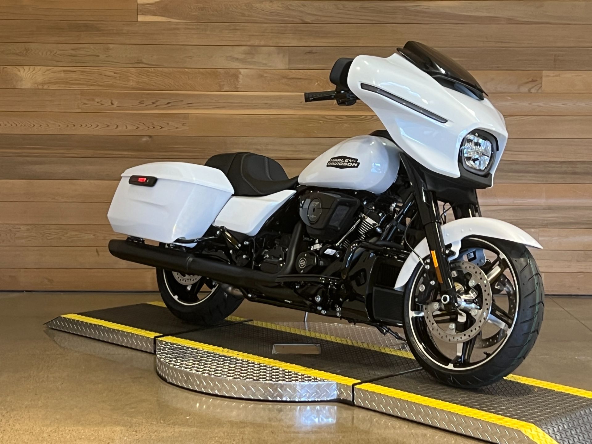 2024 Harley-Davidson Street Glide® in Salem, Oregon - Photo 2