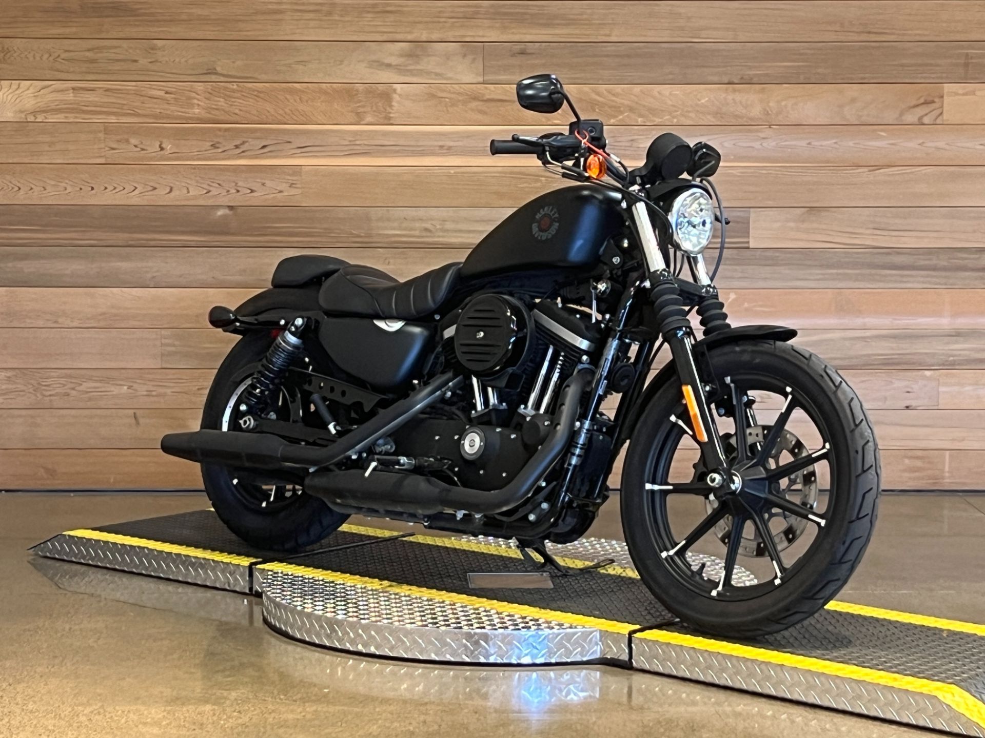 2020 Harley-Davidson Iron 883™ in Salem, Oregon - Photo 2