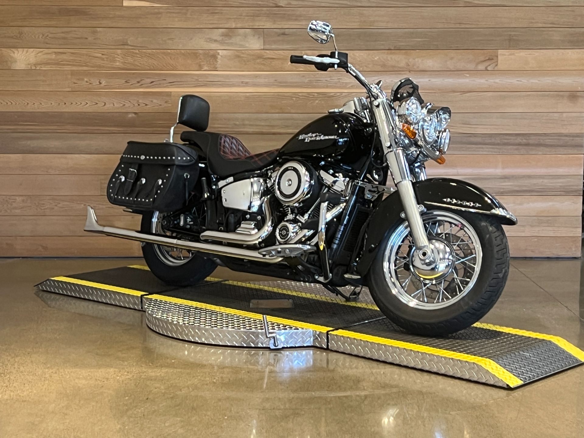 2018 Harley-Davidson Softail® Deluxe 107 in Salem, Oregon - Photo 2