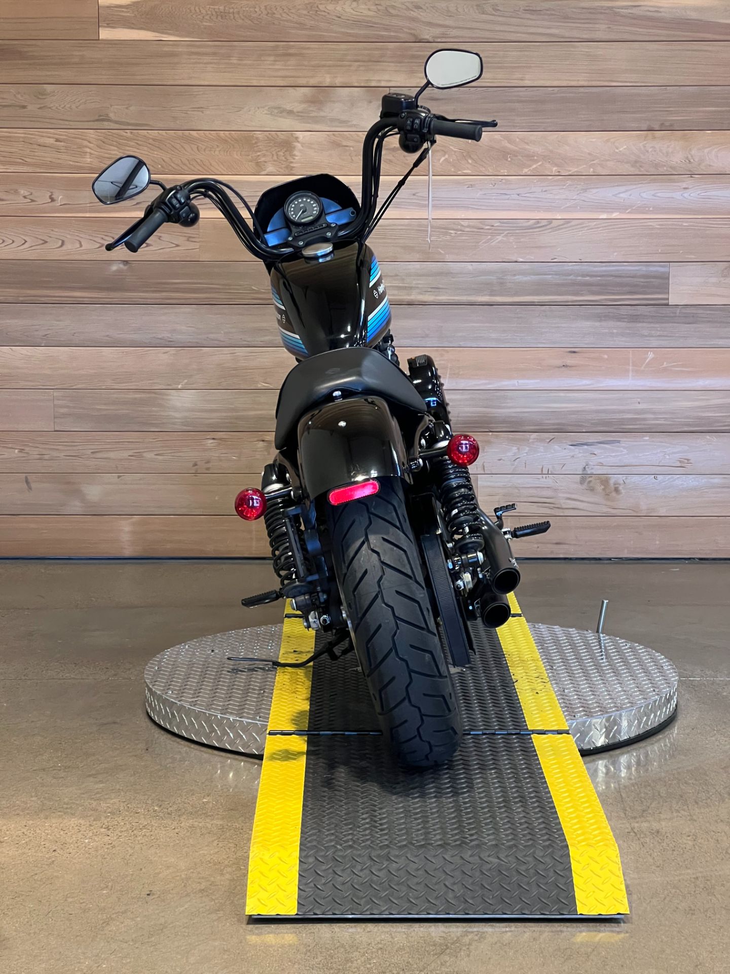 2018 Harley-Davidson Iron 1200™ in Salem, Oregon - Photo 6
