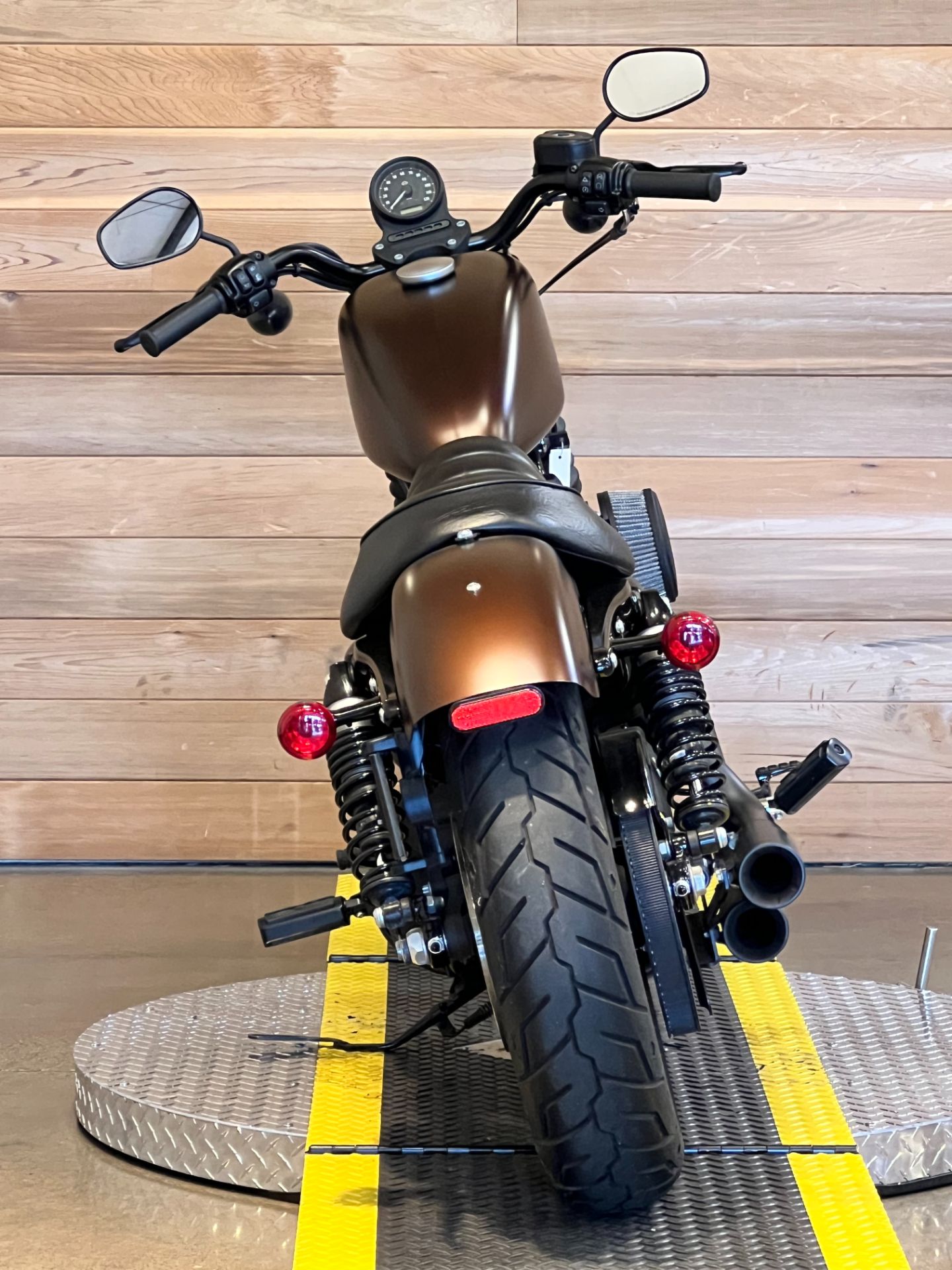 2019 Harley-Davidson Iron 883™ in Salem, Oregon - Photo 6