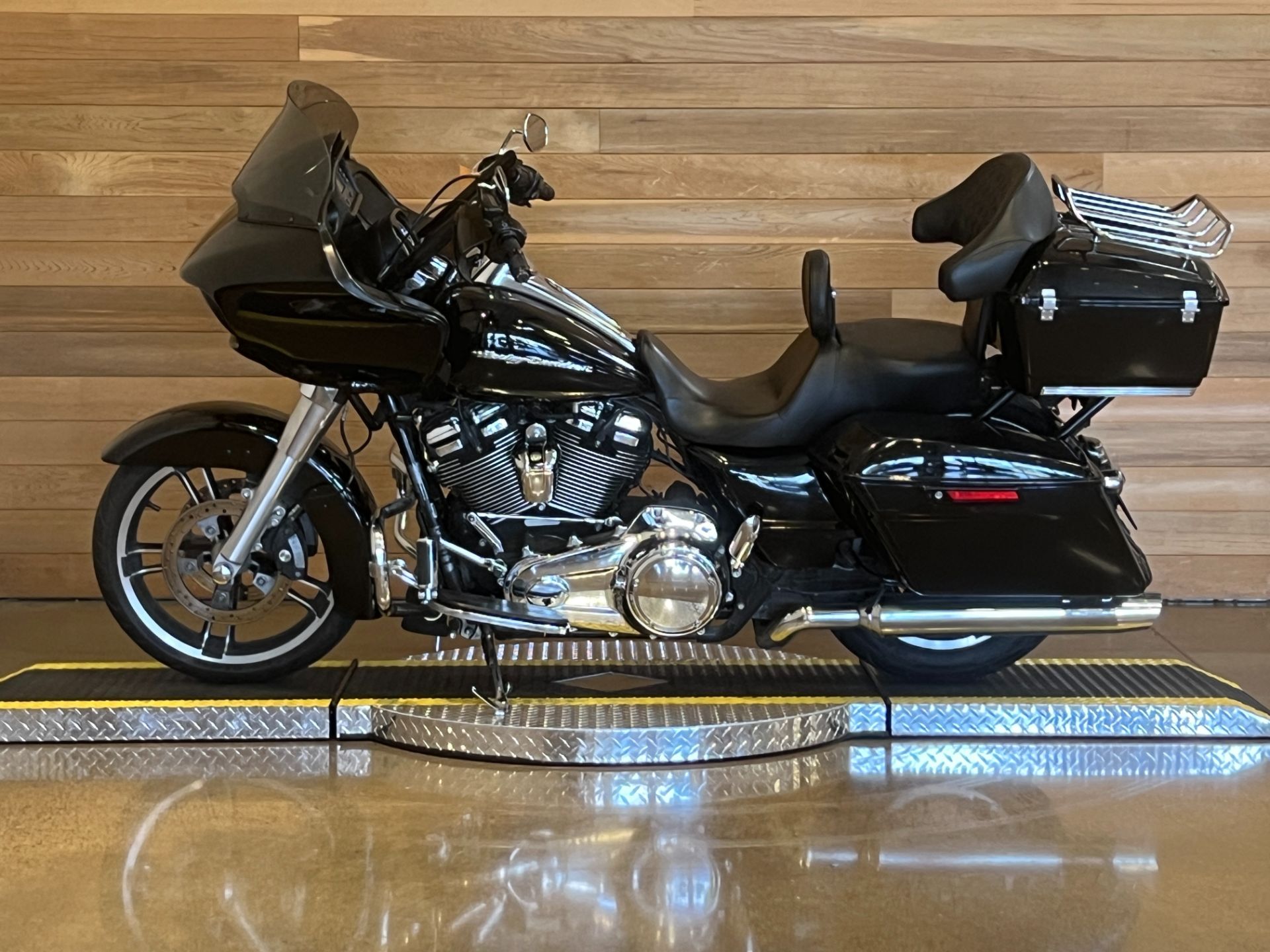 2019 Harley-Davidson Road Glide® in Salem, Oregon - Photo 5