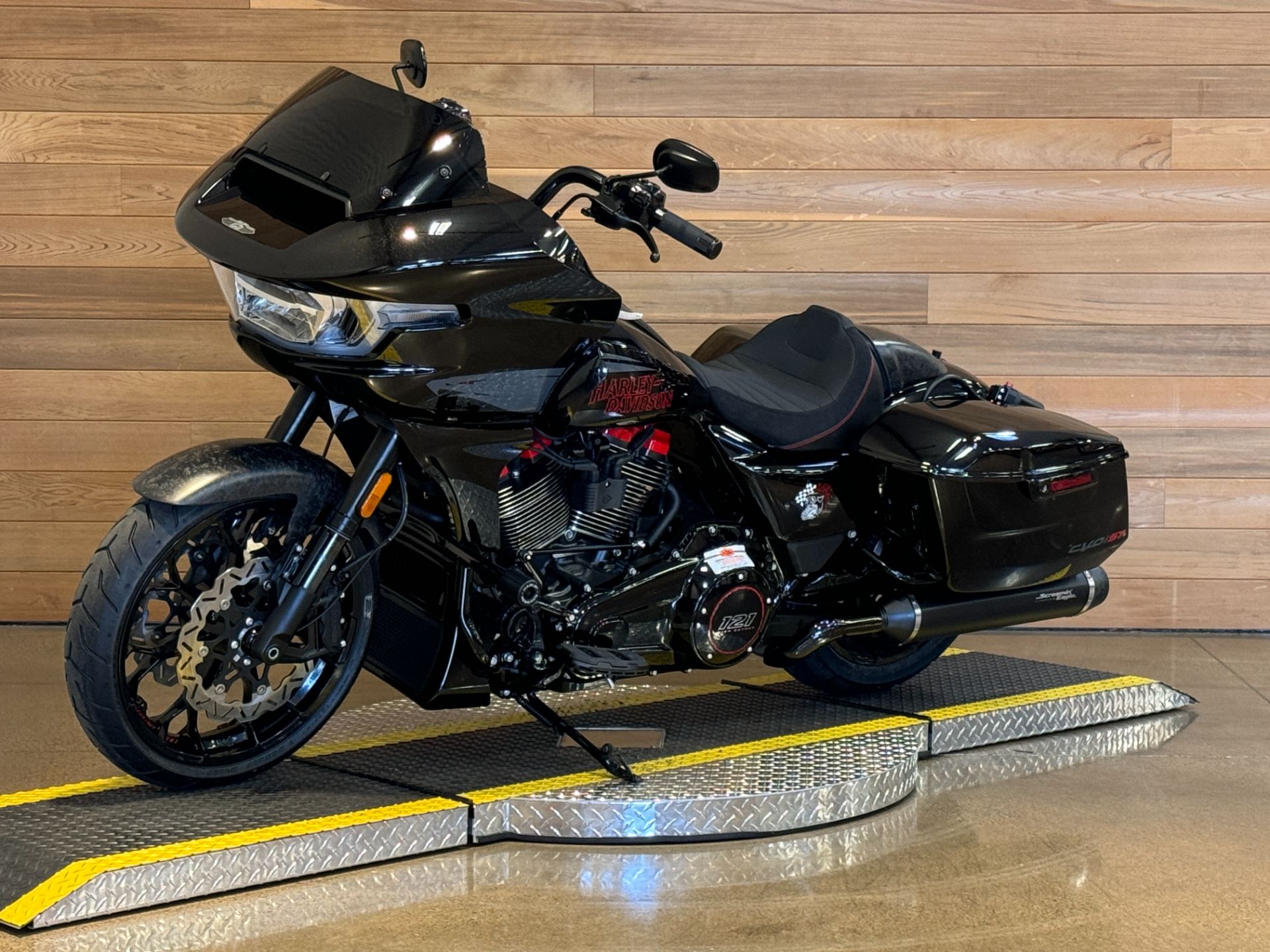 2024 Harley-Davidson CVO™ Road Glide® ST in Salem, Oregon - Photo 4