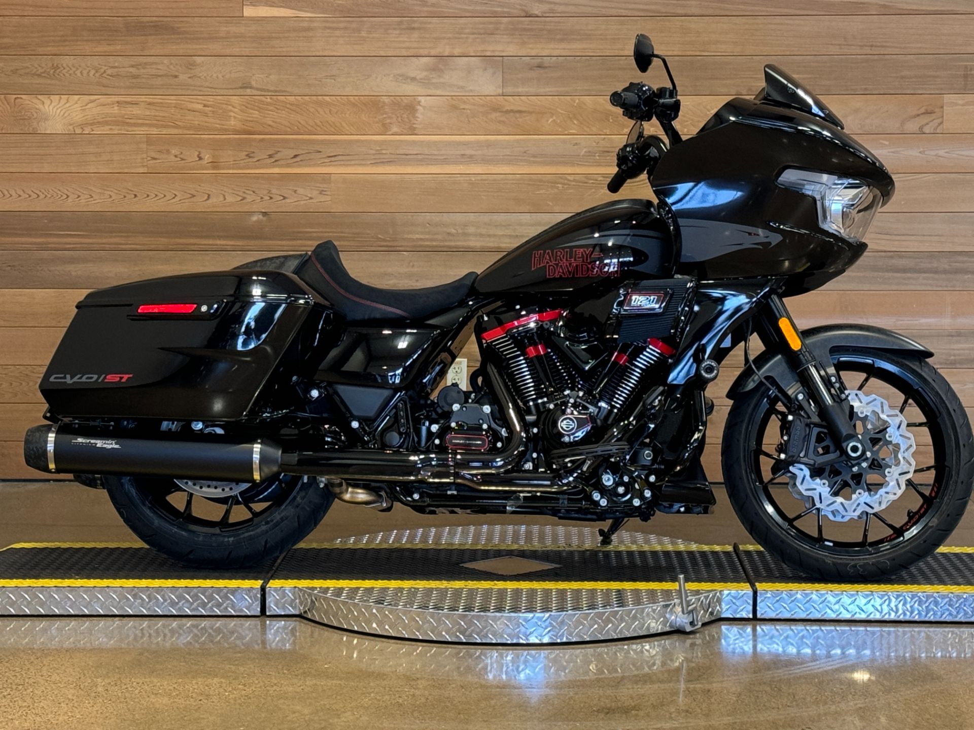 2024 Harley-Davidson CVO™ Road Glide® ST in Salem, Oregon - Photo 1