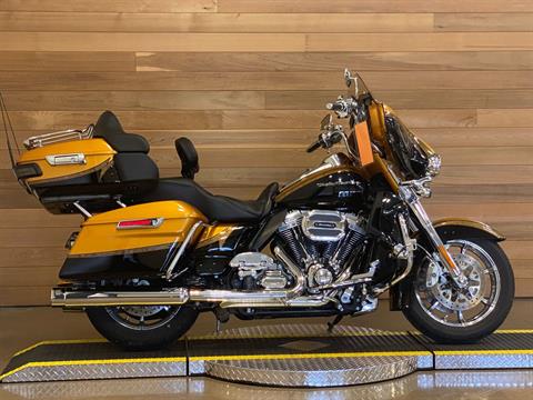 2015 Harley-Davidson CVO™ Limited in Salem, Oregon - Photo 1