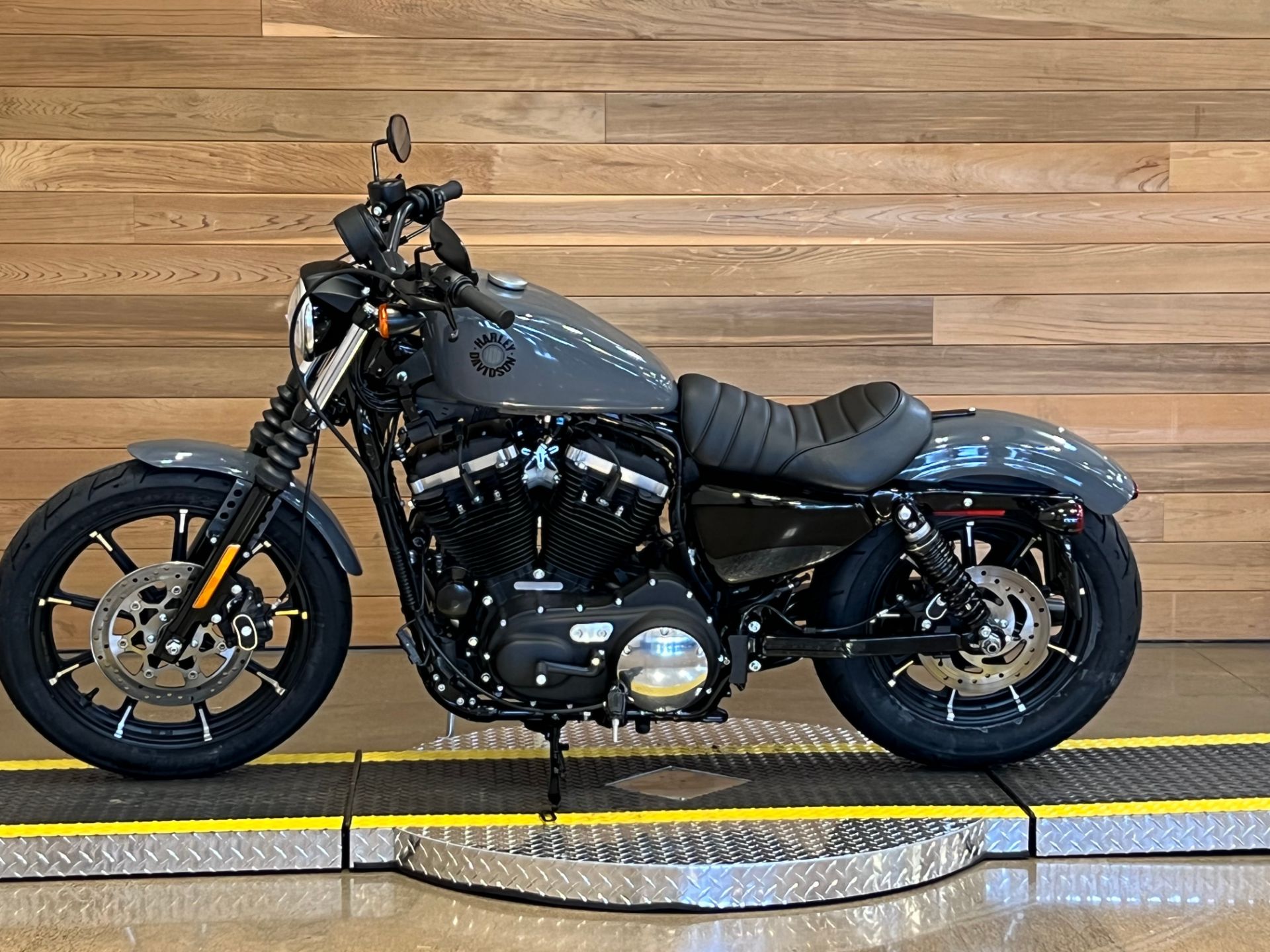 2022 Harley-Davidson Iron 883™ in Salem, Oregon - Photo 5
