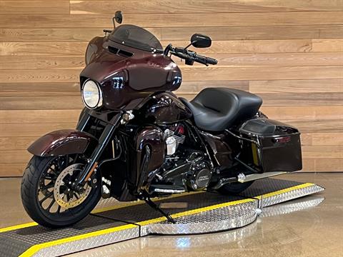 2019 Harley-Davidson CVO™ Street Glide® in Salem, Oregon - Photo 4