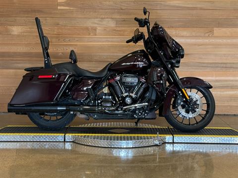 2019 Harley-Davidson CVO™ Street Glide® in Salem, Oregon - Photo 1