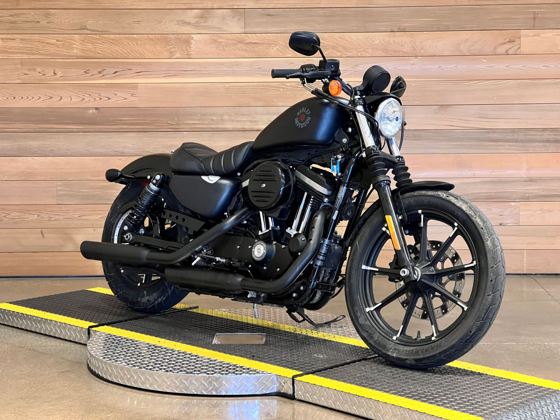 2022 Harley-Davidson Iron 883™ in Salem, Oregon - Photo 2