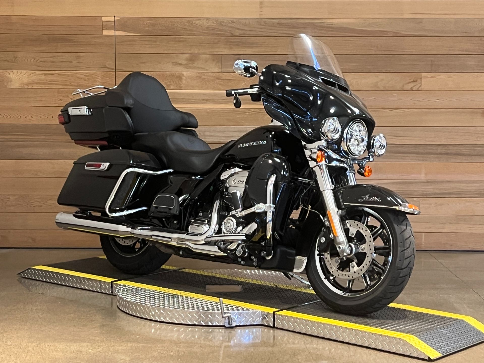2019 Harley-Davidson Ultra Limited in Salem, Oregon - Photo 2