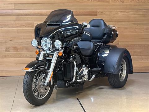 2018 Harley-Davidson Tri Glide® Ultra in Salem, Oregon - Photo 2