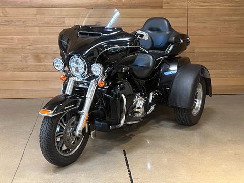 2017 Harley-Davidson Tri Glide® Ultra in Salem, Oregon - Photo 4