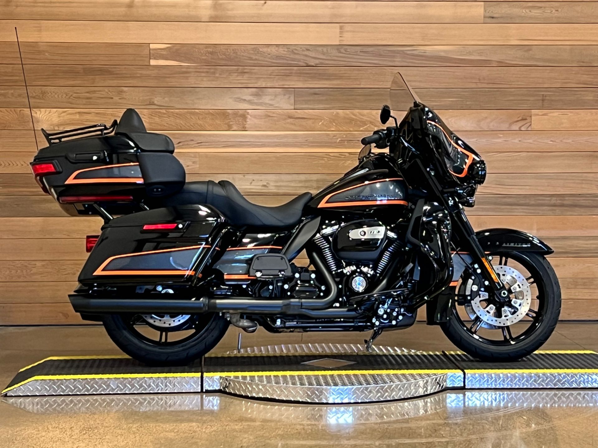 2022 Harley-Davidson Ultra Limited in Salem, Oregon - Photo 1